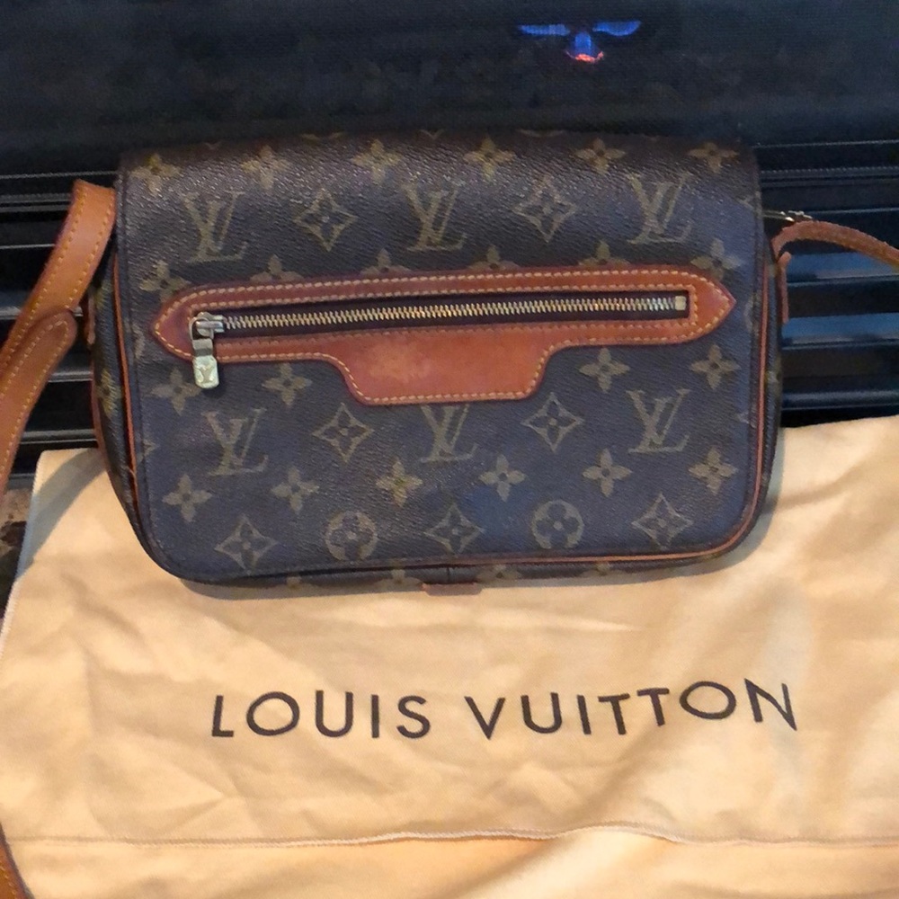 Authentic Louis Vuitton purse